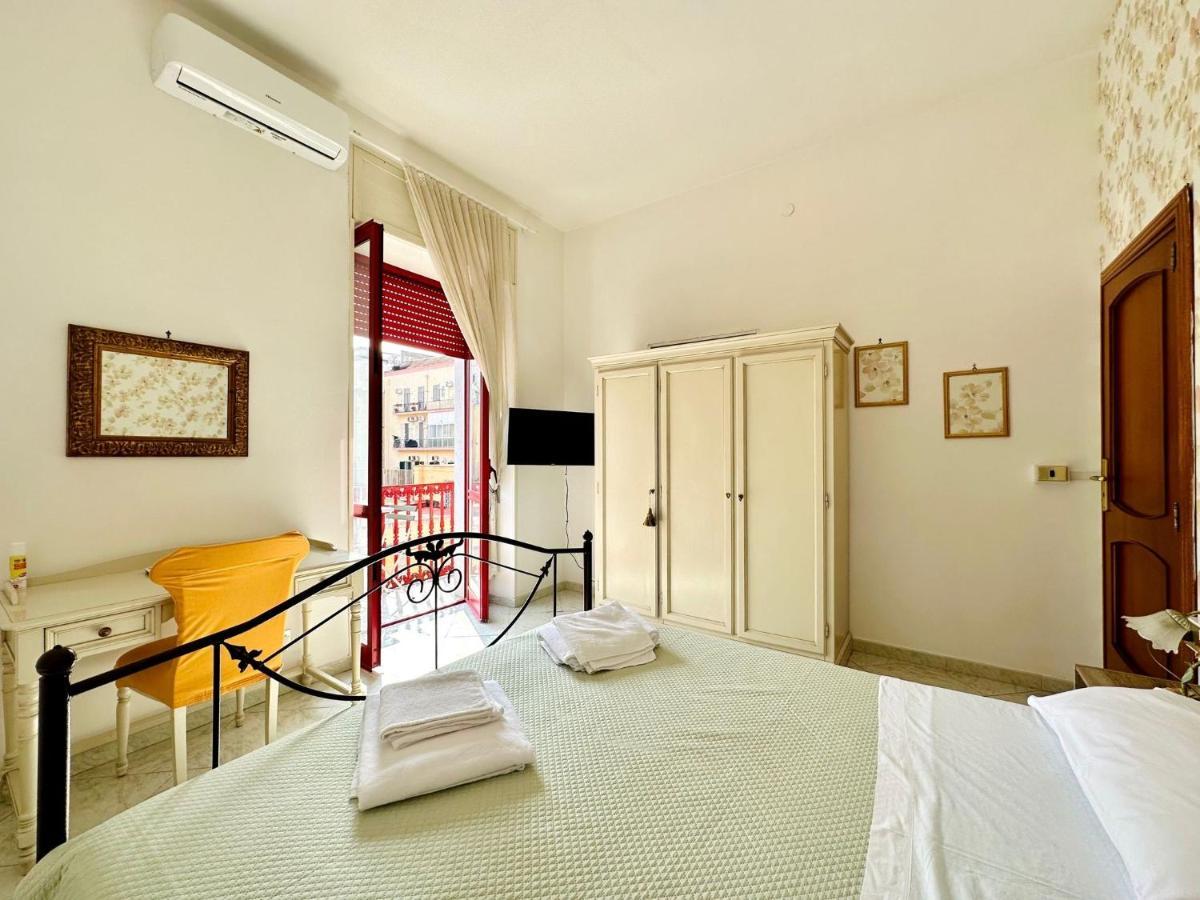 Bed and Breakfast Family Relax Caracciolo Napoli Esterno foto
