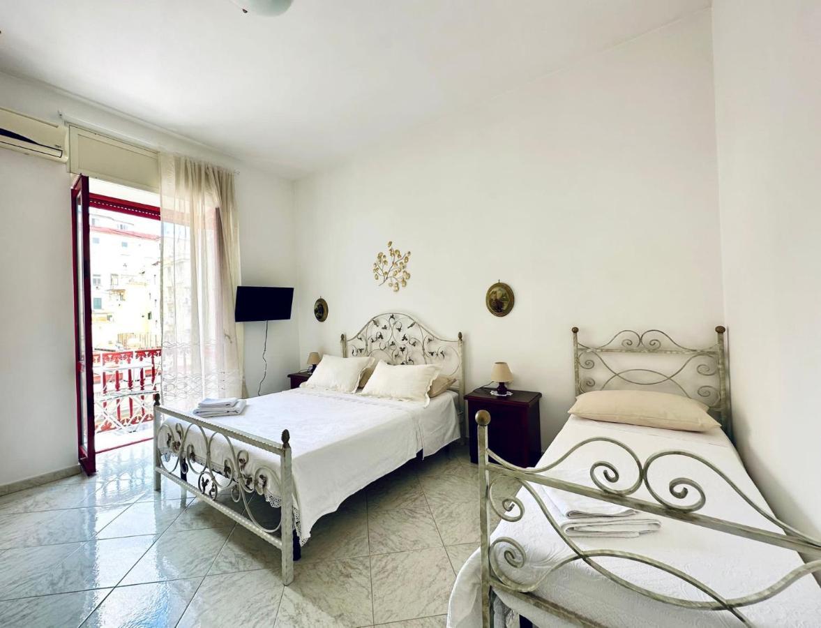 Bed and Breakfast Family Relax Caracciolo Napoli Esterno foto