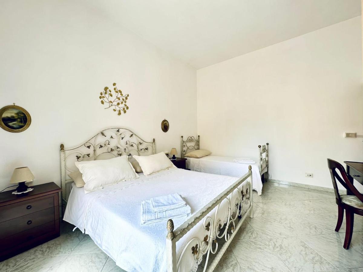 Bed and Breakfast Family Relax Caracciolo Napoli Esterno foto